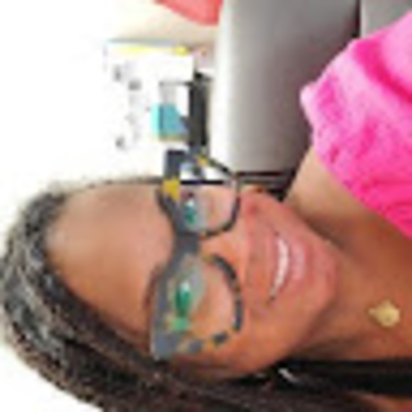 Meet your Posher, Renee - Picture 1 of 1